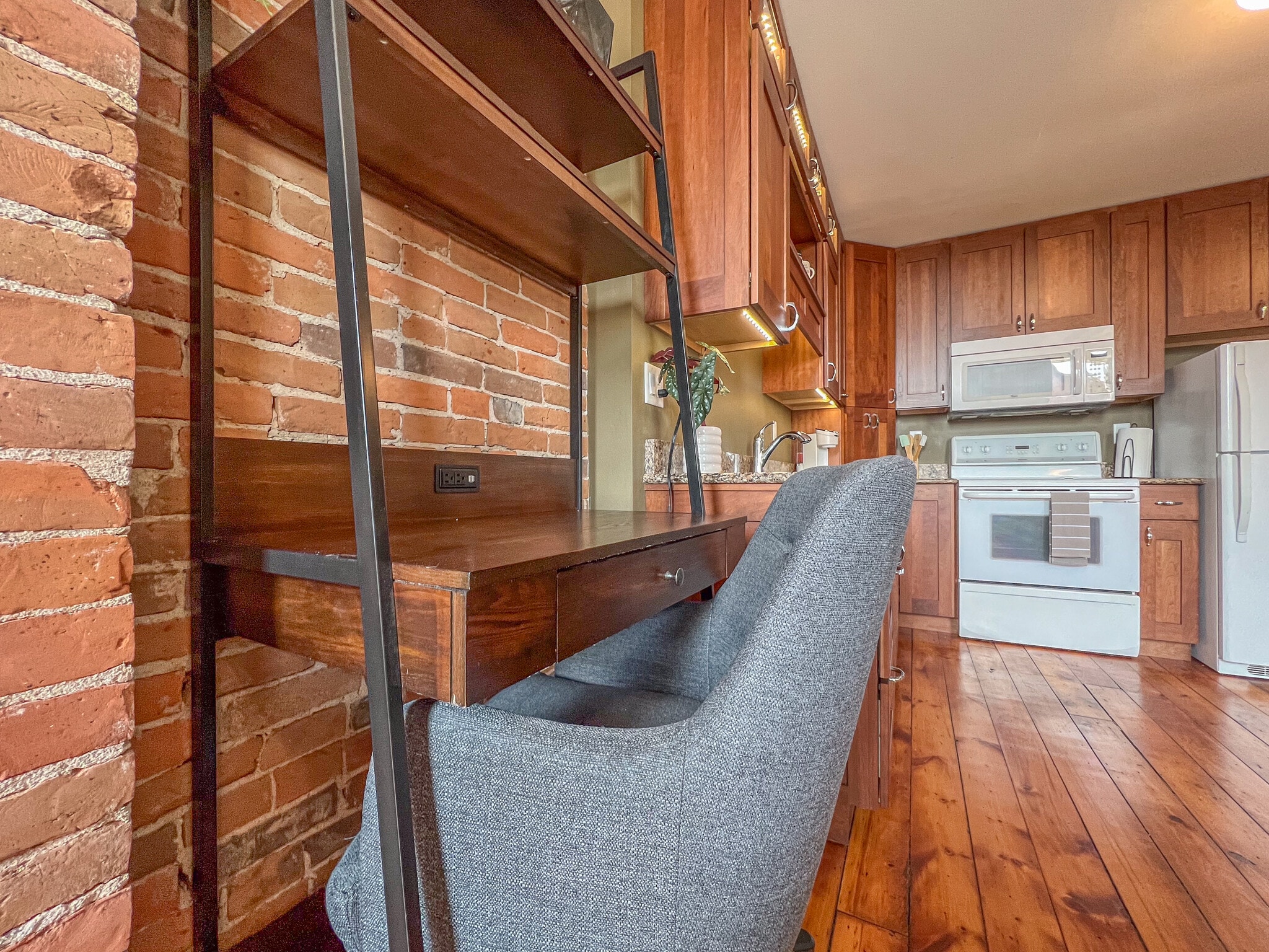 Building Photo - 1175 Iowa St