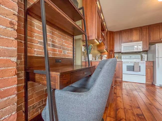 Building Photo - 1175 Iowa St