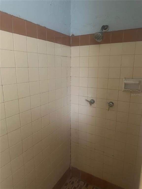 Building Photo - 1600 E Duval St