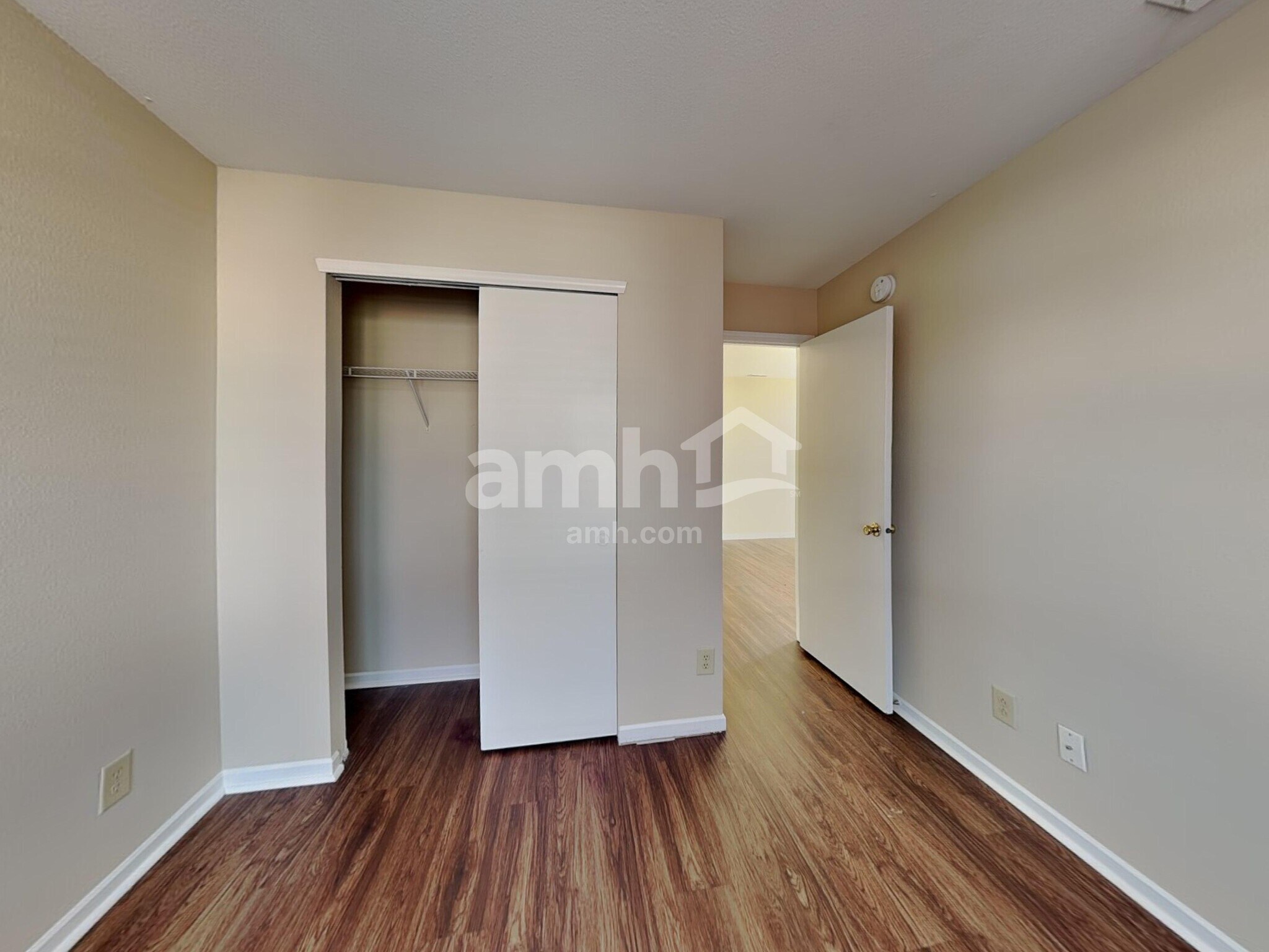 Building Photo - 1420 Dowell St