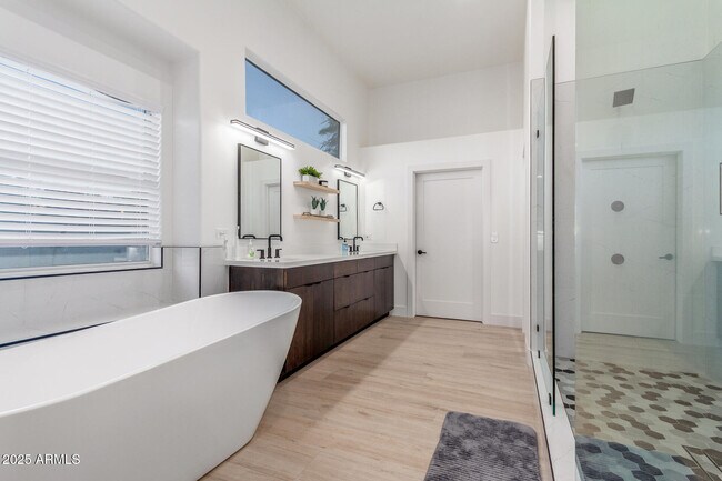 Building Photo - 8156 E Questa Rd