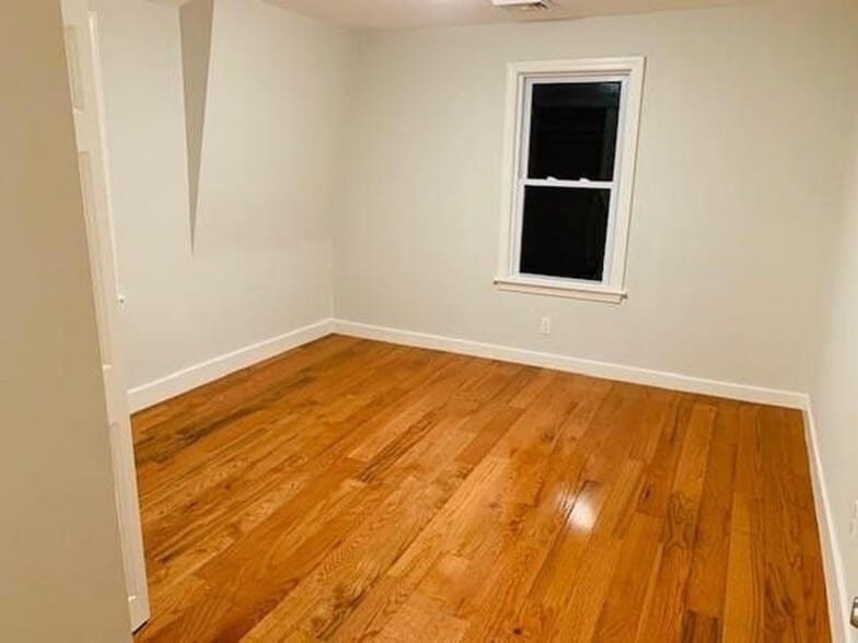 Bedroom 1 - 72 Fairmont Ave