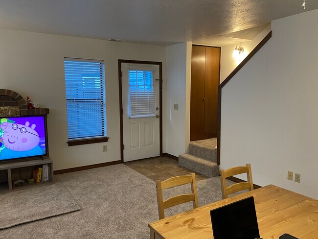 living room - 1439 SW Montgomery St