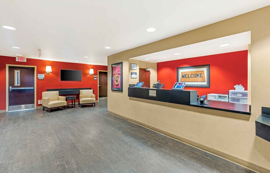 Building Photo - Furnished Studio-Billings - West End