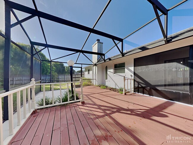 Building Photo - 834 4th Ave N