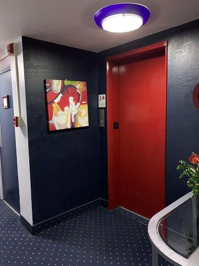 Building Photo - LOCATION LOCATION! Prime location in Governors Park! Move in Special $500 off 1st months rent!