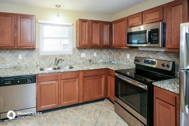 Building Photo - 5517 Snowberry Ct, Indianapolis, IN 46221