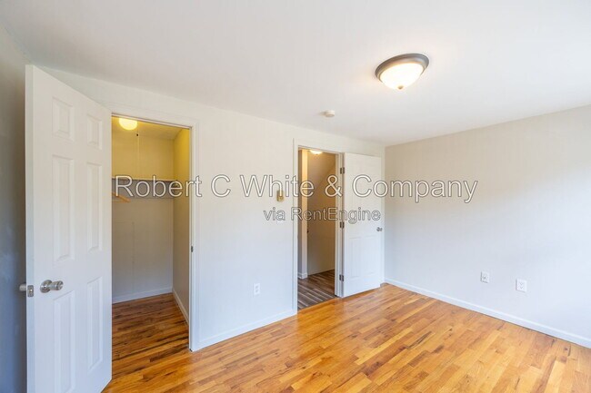 Building Photo - 45 Rising Trail Dr