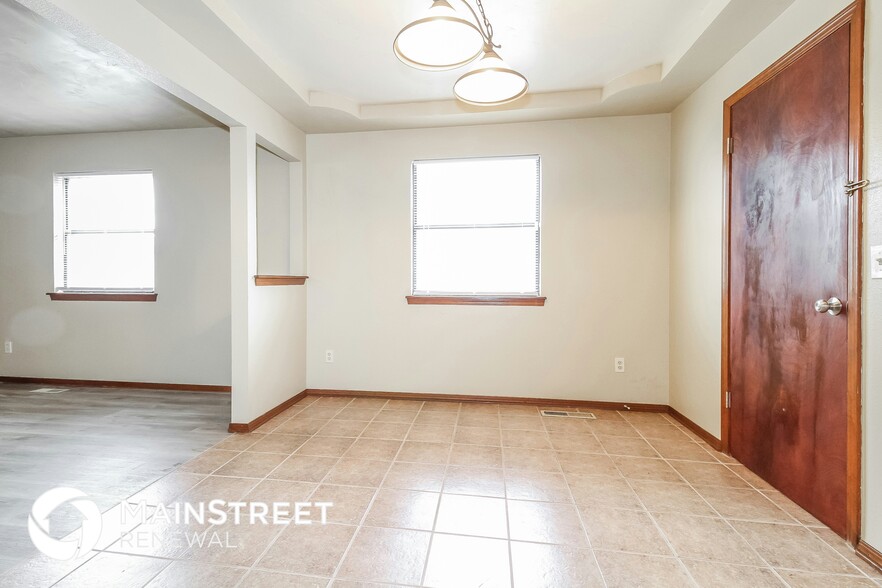 Building Photo - 3804 SE 48th St