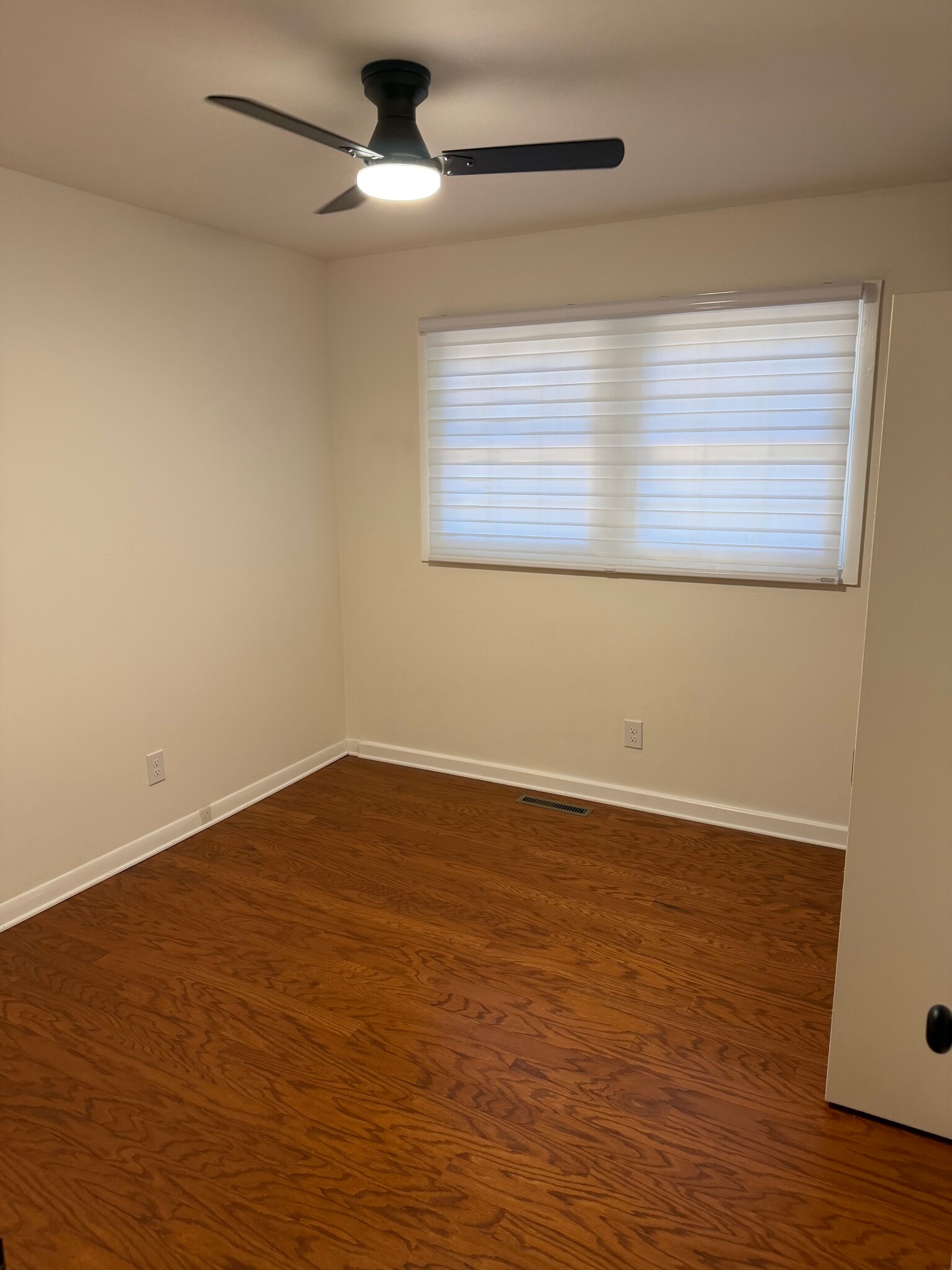 BR 2 - 5375 Gordon Dr