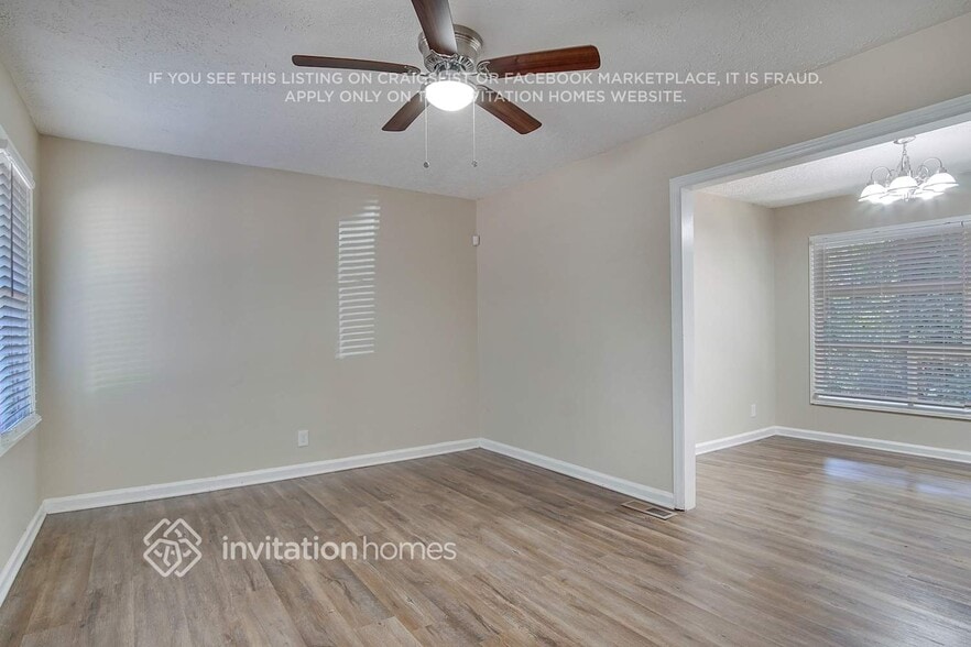 Building Photo - 1429 David Cir