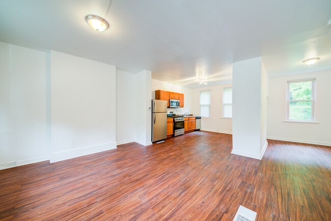 Building Photo - AVAILABLE AUGUST 2026 - RENOVATED 2+ Bedroom Home in MT. WASHINGTON!