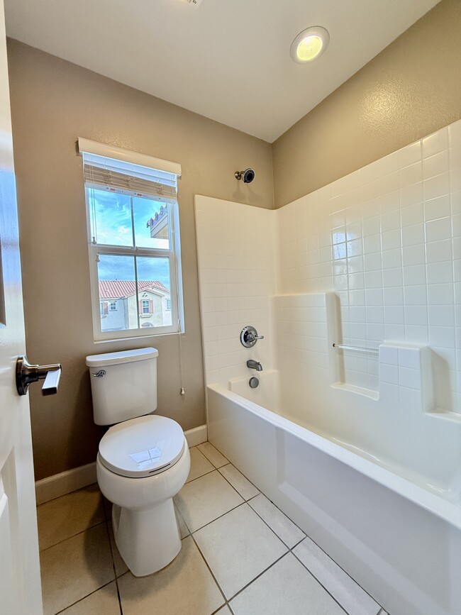 Building Photo - 7107 Oswego Ct