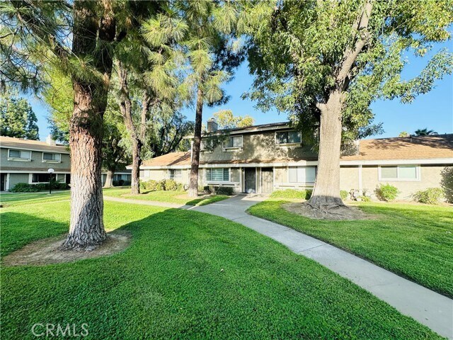 Building Photo - 2061 W Redlands Blvd