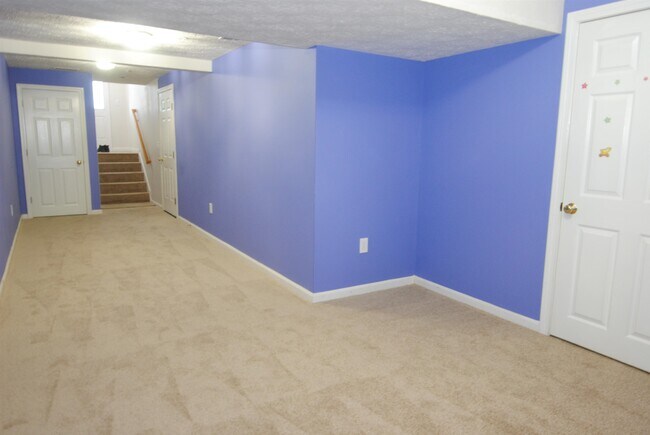 Building Photo - 65 Georgetown Dr