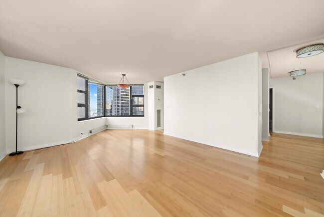 Building Photo - 401 E Ontario St