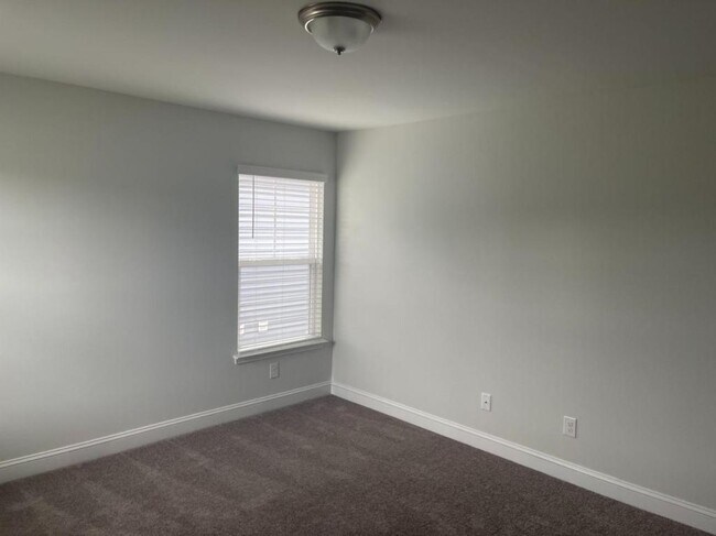 Building Photo - 152 Calhoun Fls Dr