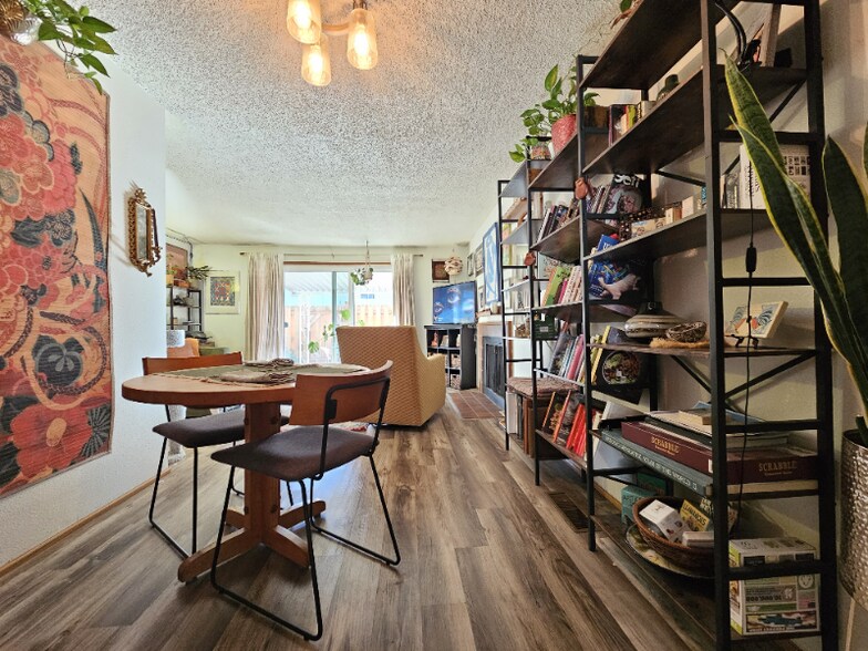 Building Photo - 2931 SE Bluebird Dr