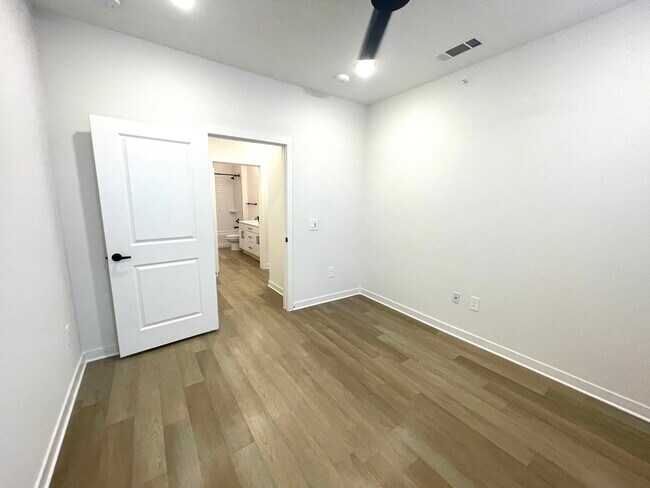 Building Photo - 601 Graham Dr