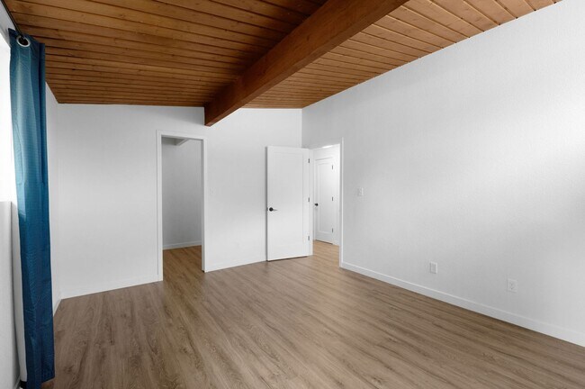 Building Photo - Adorable updated 2bdrm rancher