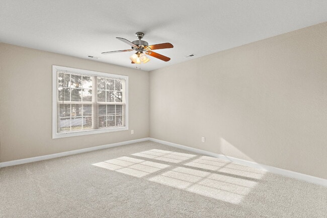 Building Photo - Fully Updated home in Westhaven