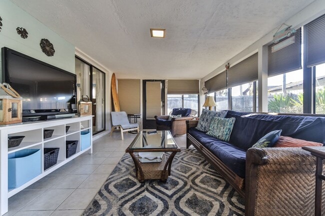 Building Photo - Vacation Rental Amazing Pet Friendly 3 Bed House with a Heated Pool