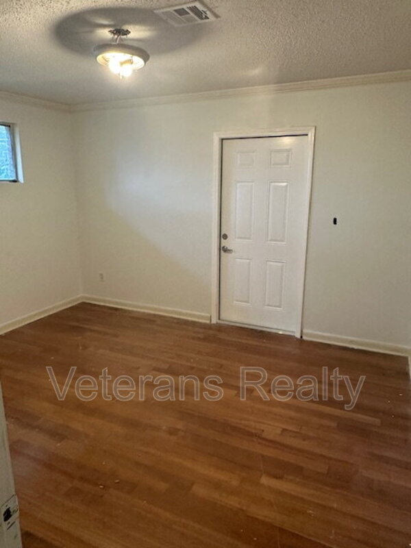 Building Photo - 19136 Pineville Rd