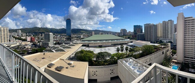 Building Photo - Skyline Living | Furnished 2-Bedroom with ...