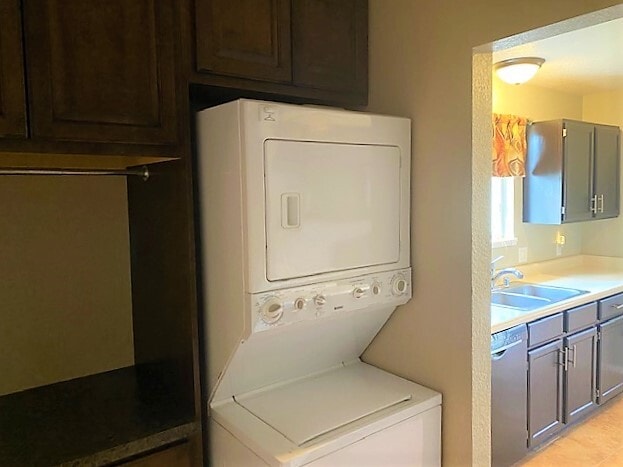 Laundry Room - 11 Rhone Ct