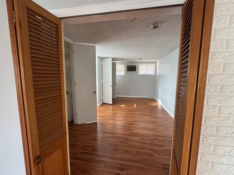 Building Photo - 5208 Wilkinson Ave