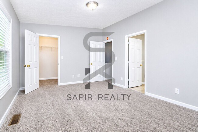 Building Photo - 5791 Strathmoor Manor Cir