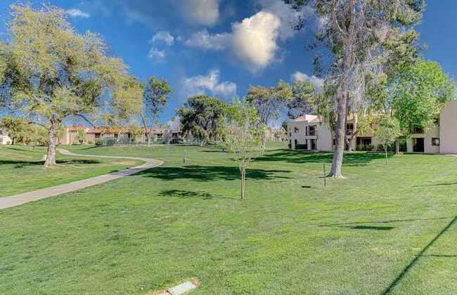 Building Photo - 9550 N 94th Pl
