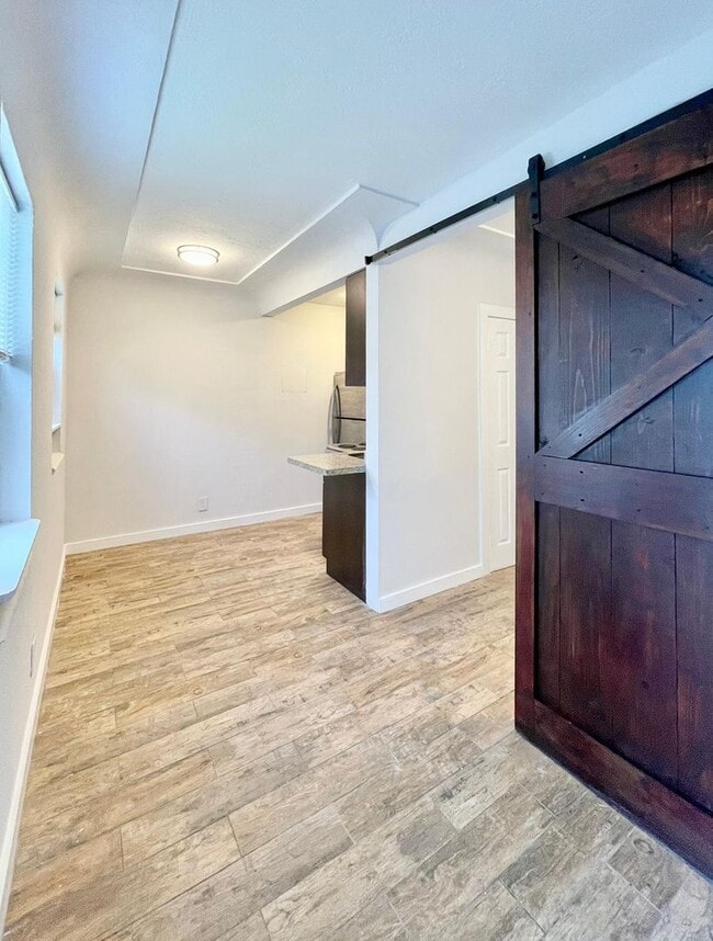 Building Photo - Spacious Studio Duplex