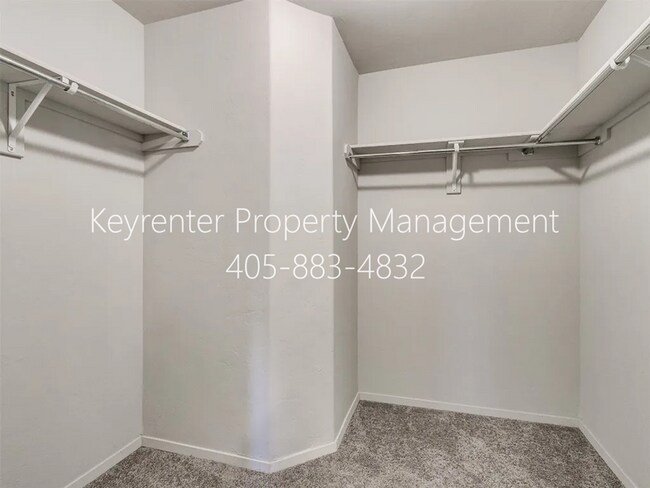 Building Photo - 1636 Eighty-Niner Ter