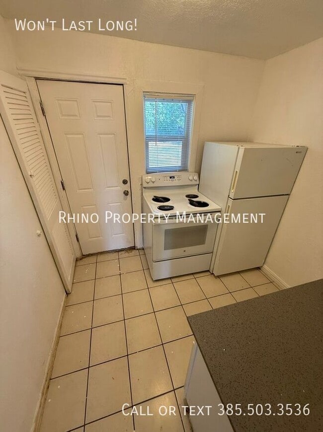 Primary Photo - 2440 B Ave