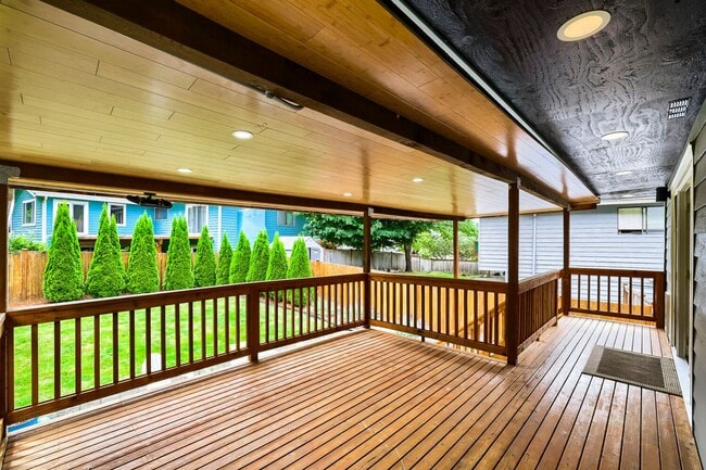 Building Photo - Beautiful Mother-in-Law Style Home in Everett, WA!