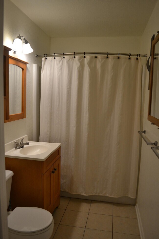 Building Photo - 317 Mabry St