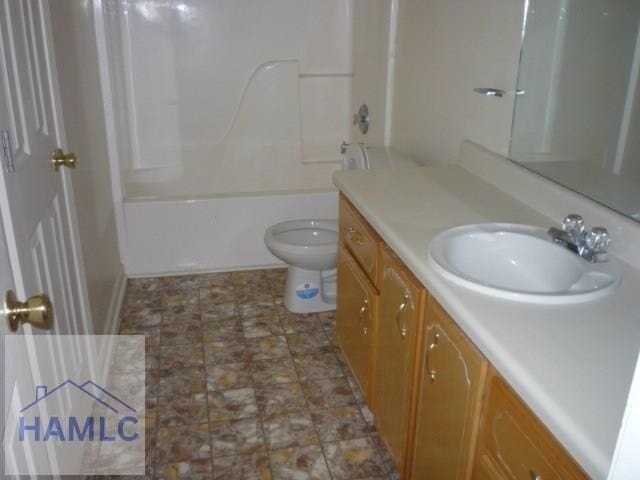 Building Photo - 132 Rolland St