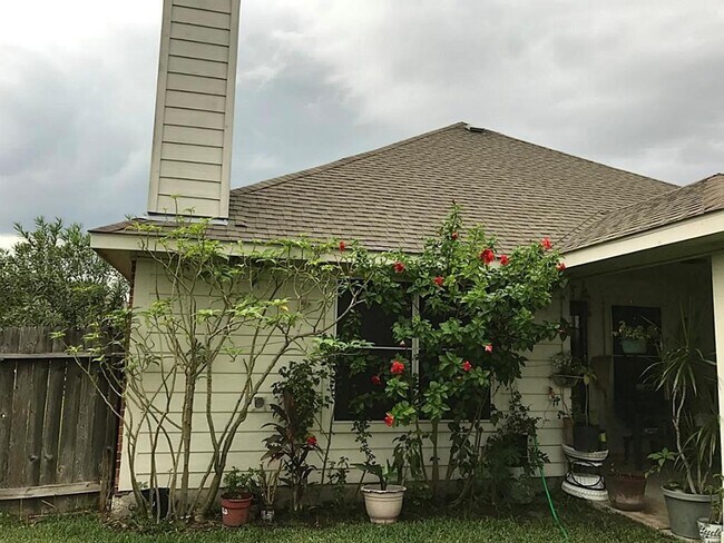 Building Photo - 1706 Riane Ln