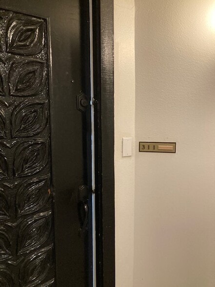 Building Photo - 3949 Los Feliz Blvd