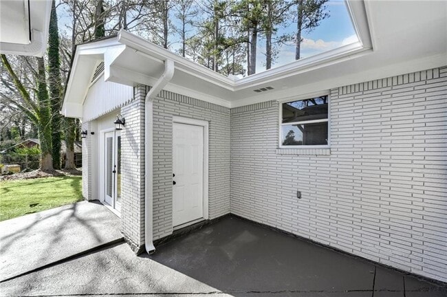 Building Photo - 1963 Shepherd Cir SW