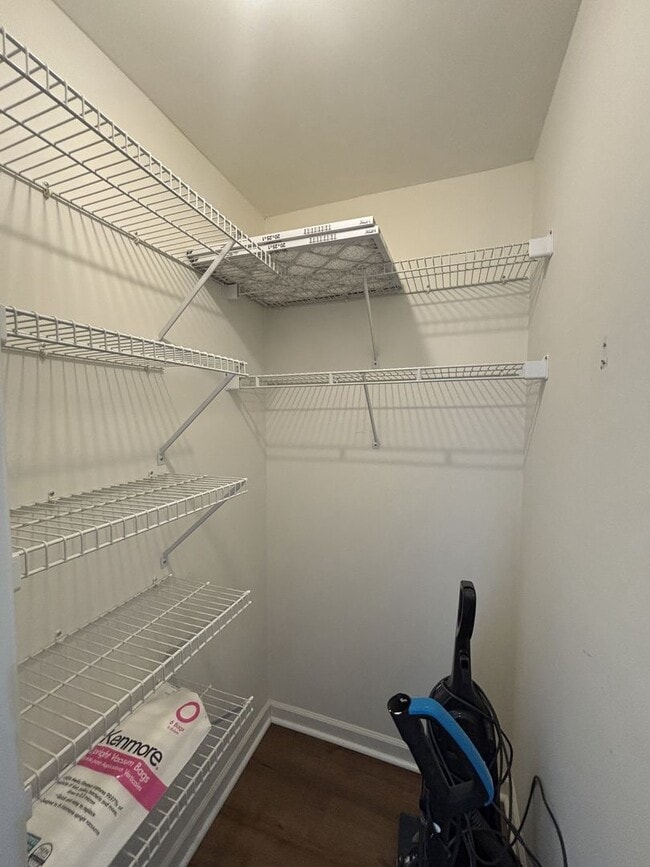 Building Photo - 2 Bed 2 Bath Pelham Available for immediat...