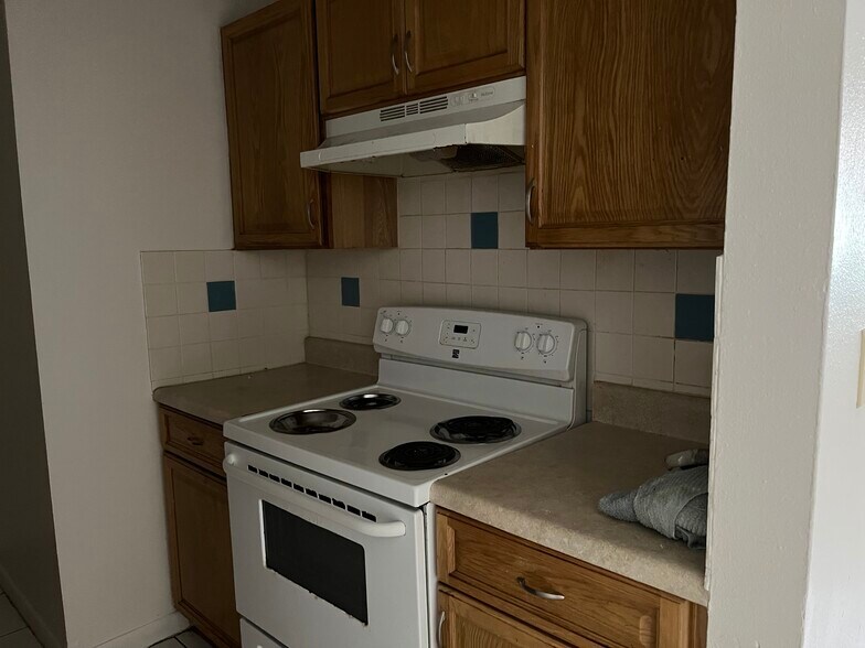 Building Photo - 631 Kathy Ln