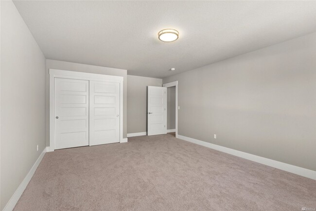 Building Photo - New 3 Bedroom 2.5 Bathroom in Toledo avail...