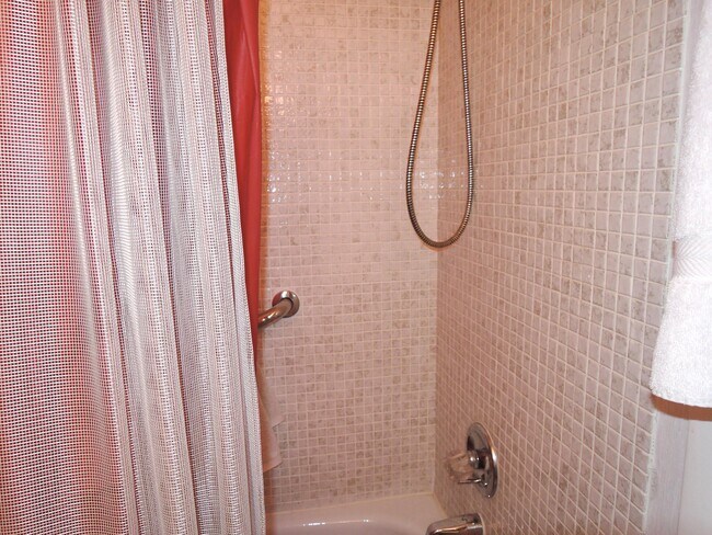 Building Photo - 944 Savannas Point Dr