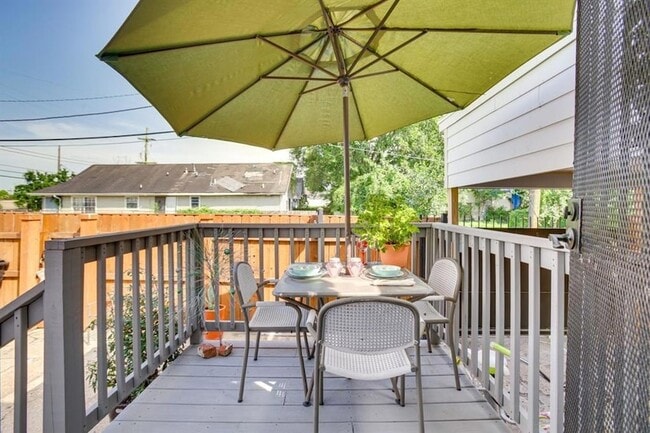 Building Photo - 2100 Philip St