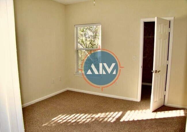 Building Photo - Spacious 2BR Condo with Luxury Amenities - Available August 17