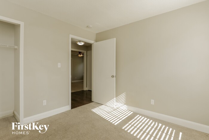 Building Photo - 1024 Olliff Way
