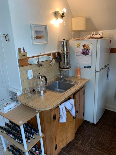 Sink View - 406 N Hamilton St