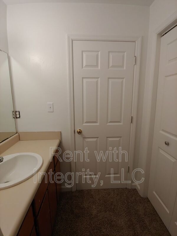 Building Photo - 227 Dixie Dr